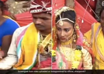 Bride Beats Groom For Chewing Gutka During Wedding Rituals In Mandap Watch Viral Video Instagram Reels – मंडप में बैठकर गुटखा चबा रहा था दूल्हा, देखते ही गुस्सा गई दुल्हन, जड़ दिए कई थप्पड़
