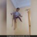 Girl Climbs Up Wall Like Spider Man People Amazed To See It Watch Viral Video – Spider Man की तरह दीवार पर चढ़ जाती है ये बच्ची, बिना डरे करती है खतरनाक स्टंट, लोग बोले