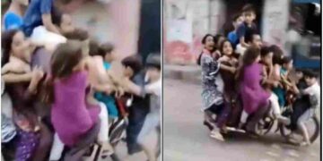 Dozens Of People Sat On A Bike Video Went Viral On All Social Media Platforms – बाइक पर बैठकर बच्चे दिखा रहे थे स्टंट, लोगों ने कहा