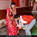 Groom Takes Brides Ashirwaad After Wedding Watch Viral Video – दूल्हे ने शादी के बाद लिया दुल्हन का आशीर्वाद, नीचे झुककर छुए दुल्हन के पैर, लोग बोले- दिल जीत लिया