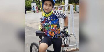 6 साल के बच्चे ने बिना रुके 100 किमी चलाई साइकिल, बनाया विश्व साइकिलिंग रिकॉर्ड