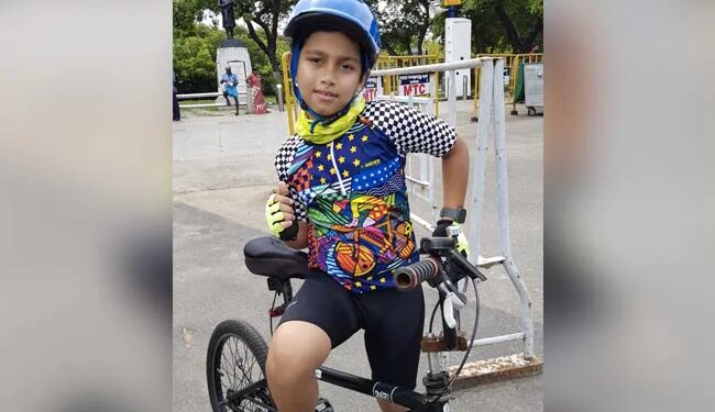 6 साल के बच्चे ने बिना रुके 100 किमी चलाई साइकिल, बनाया विश्व साइकिलिंग रिकॉर्ड