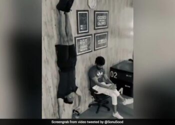 Sonu Sood Shared Dangerous Workout Video Will Make You Laugh See Funny Video – सोनू सूद ने किया खतरनाक स्टंट, लोगों से की रिक्वेस्ट, बोले- बिना ट्रेनिंग इसे करने की कोशिश न करें