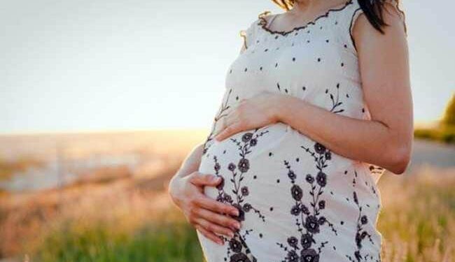 US Woman Becomes Pregnant While Already Pregnant, Gives Birth To Twins Know More Details In Hindi