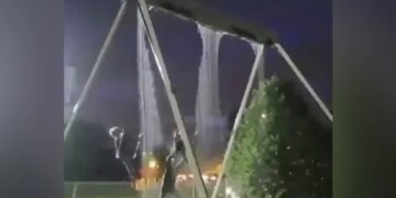 Enjoy Swinging In The Middle Of The Waterfall Without Getting Wet, You Will Be Stunned To See This Amazing Innovation, Viral Video