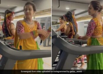 Women Perform Garba While Workout On A Treadmill In Gym Internet Shocked Says Completely Unsafe See Viral Video – महिलाओं ने वर्कआउट करते हुए ट्रेडमिल पर किया गरबा, हैरान रह गए लोग, बोले