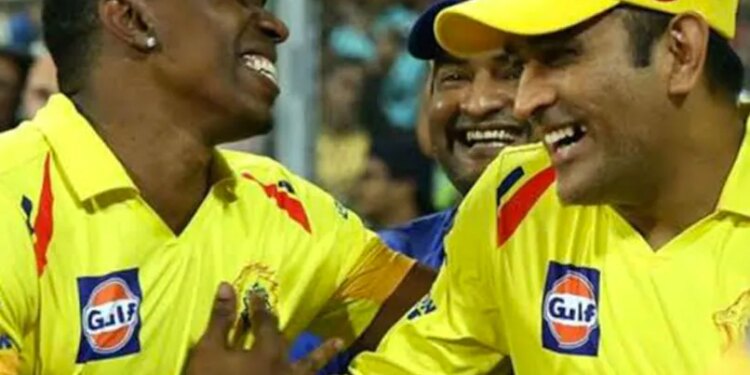 Dhoni Comment On Bravo Says Well Done Old Man Viral On Social Media – धोनी ने ब्रावो को कहा