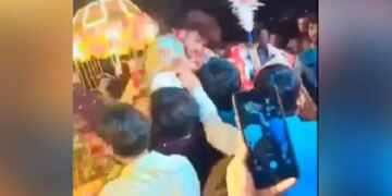Groom Lost Consciousness After Seeing The Dance Of The Wedding Processions Then What Happened Next Internet Watch Viral Video