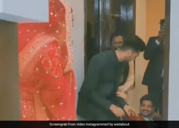 Groom Friends Lost Their Senses After Seeing The Beautiful Bride Everyone Fell In Front Her As Soon As The Door Opened See Funny Wedding Video