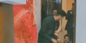Groom Friends Lost Their Senses After Seeing The Beautiful Bride Everyone Fell In Front Her As Soon As The Door Opened See Funny Wedding Video