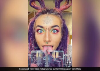 Woman With Split Tongue Tasting Two Drinks Together Video Viral On Social Media