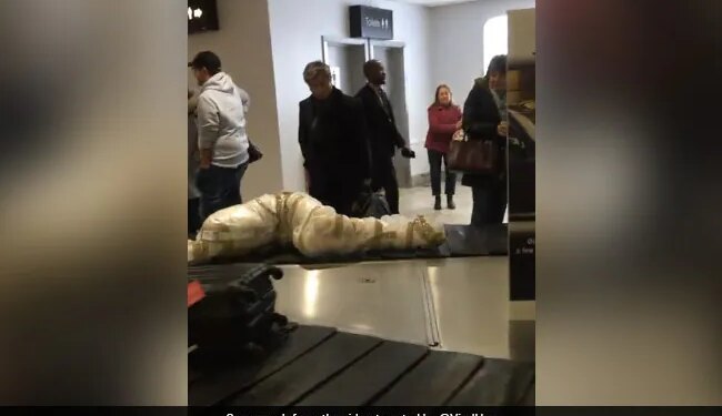 Strange Packing Luggage Reached The Luggage Belt Of The Airport People Were Surprised To See