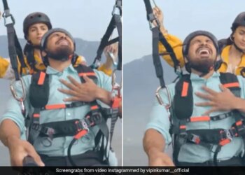 Alia Bhatt Shares Screen With Land Kara De Viral Meme Fame Vipin Kumar In Hilarious Ad – आलिया भट्ट ने लैंड करा दे…वाले विपिन कुमार के साथ की पैराग्लाइडिंग, लोग बोले- तू तो बेस्ट जगह लैंड हो गया