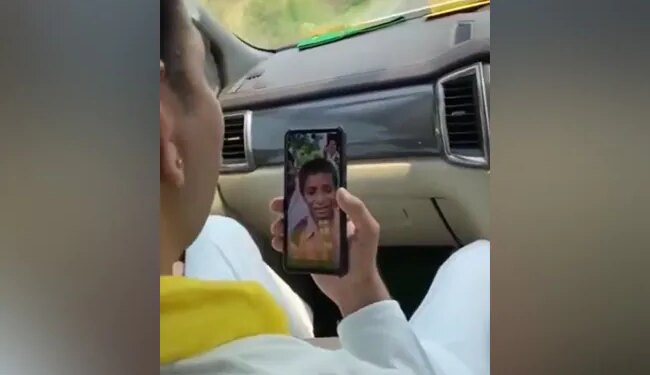 Tej Pratap Said To Sonu, Becoming An IAS Is Working Under Us. In Response, Sonu Said – Will Not – तेज प्रताप ने सोनू से कहाृ “IAS बनना तो हमारे अंडर काम करना”. जवाब में सोनू ने कहा