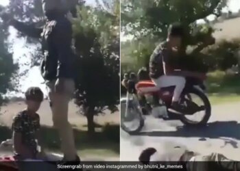 Man Taking Selfie While Standing On A Moving Bike Then What Happened Next Internet Shocked To See It Watch Hair Raising Viral Video