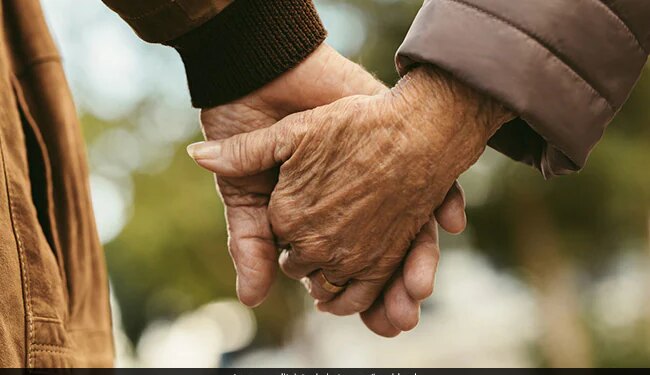 Haridwar Parents Demand Their Son And Daughter In Law Either Grand Children Or 5 Crore Compensation