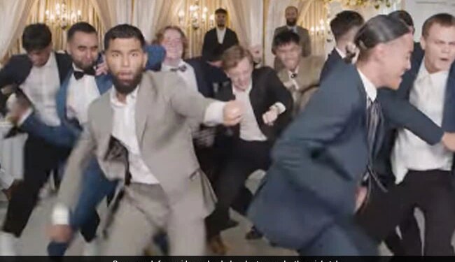 Norwegian Dancers Now Grooves To Tanu Weds Manu Song Sadi Gali Internet Wows Watch Viral Video – नॉर्वे के डांसर्स ने ‘तनु वेड्स मनु’ के गाने पर एक बार फिर काटा गदर, एनर्जेटिक डांस से फ्लोर पर लगा दी आग