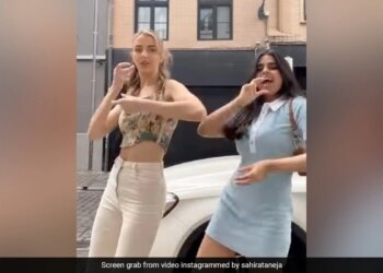 These Two Foreign Girls Made A Mess By Dancing On The Song Chikni Chameli, The Video Went Viral