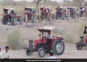Groom Arrived With 51 Tractors In Baraat Internet Shocked To See It Watch Viral Video Of Wedding Procession