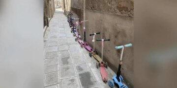 This Picture Of Pre School Parking In Venice Is The Cutest Thing On The Internet