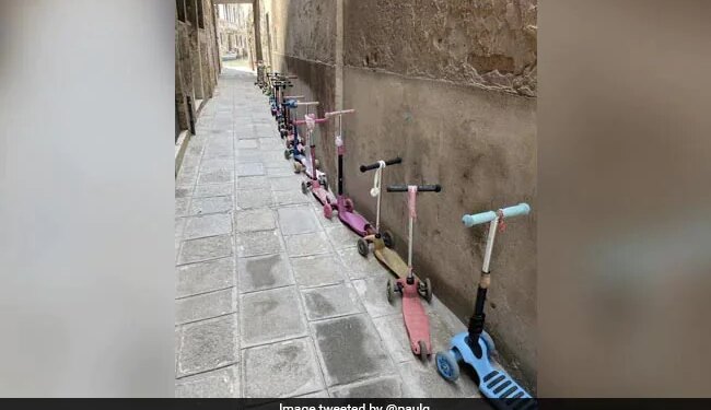 This Picture Of Pre School Parking In Venice Is The Cutest Thing On The Internet