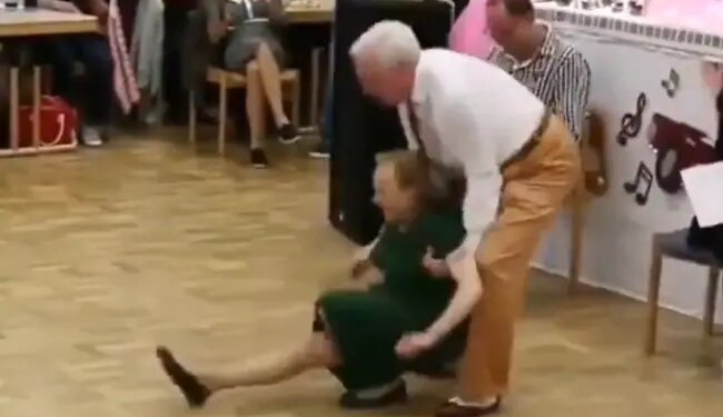 Old Man With His Uncle-auntys Cute Couple Dance Will Leave You Sweaty, Todays Boys And Girls Have Failed In Front Of Themdid A Cute Couple Dance