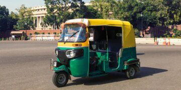 Rider Asks Auto Driver To Speed Up In Heavy Traffic In Bengaluru His Reply Will Surprise You – सवारी ने कहा