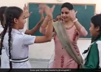 Teacher And Students Dance On The Last Day Of Summer Camp On Kajra Mohabbat Wala Song Watch Viral Video
