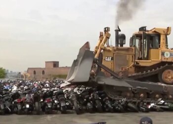 Bulldozer Shines Even In Foreign Countries 100 Bikes Were Shattered Like This Indians Gave Such Reactions