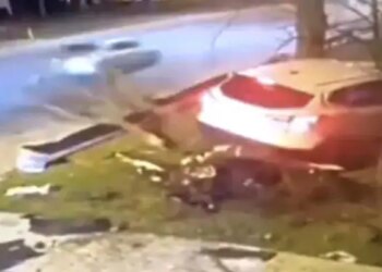 The Car Flying In The Air Collided Directly With The Tree, There Is No Mystery In This Video Of The Accident