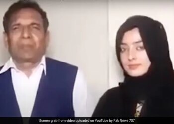 18 Year Old Girl Fell In Love With 61 Year Old Man In Pakistan, Their Love Story Is Amazing
