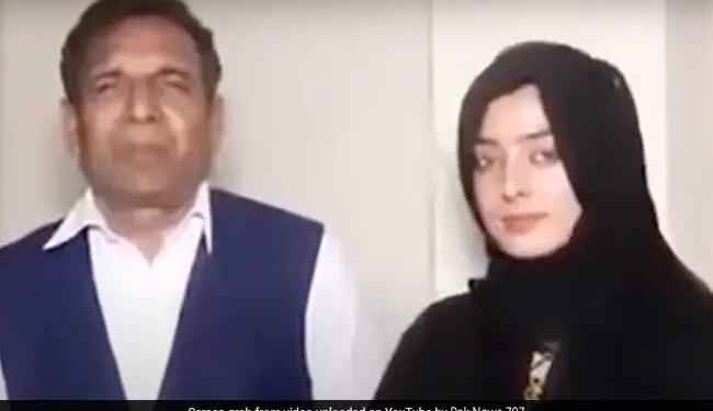 18 Year Old Girl Fell In Love With 61 Year Old Man In Pakistan, Their Love Story Is Amazing