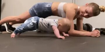 5 Month Old Baby Did Plank Exercise With Mother Video Goes Viral On Social Media