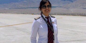 People Are Saluting Captain Monica Sharma, Who Saved The Lives Of 185 People On Social Media.