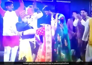 Groom Dancing Alone On The Stage Bride Came And Started Dancing People Were Surprised To See Bride Groom Dance Video