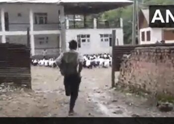 Free Artificial Limb To Specially Abled Parvaiz From Jammu Kashmir Promises Jaipur Foot USA Chairman Prem Bhandari