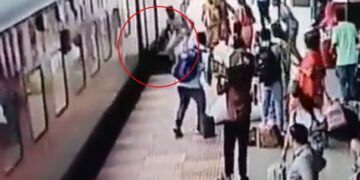 Salaam: Railway Police Rescued A Woman Who Had Gone To Death From A Moving Train, Watch Viral Video