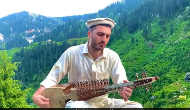 Pakistani Man Played Cover Of Aamir Khan Mere Haath Mein On Rabab Is A Soulful Treat For You Watch Viral Video
