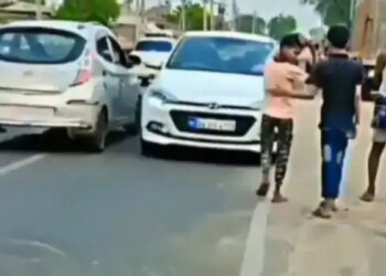 Friend Showed Agility Boy Saved From The Accident Viral Video | This Brave Boy Save A His Friend Life Watch Video