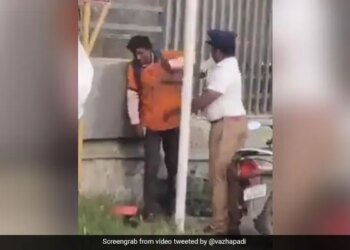 Policeman Slaps Delivery Boy, Policeman Suspended After Video Goes Viral, Watch Video