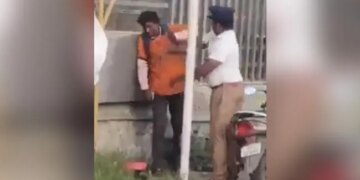 Policeman Slaps Delivery Boy, Policeman Suspended After Video Goes Viral, Watch Video