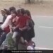 On A Bike 7 People Were Going To Sit Together Internet Shocked Said Should Get A Medal See Viral Video – बाइक पर एकसाथ बैठकर जा रहे थे 7 लोग, लोग बोले