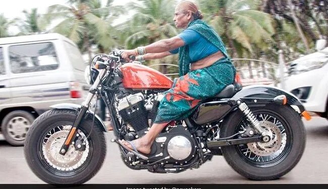 When Grandma Came Out On The Road With A Superbike, There Was A Ruckus On Social Media, People Said – Dadi Is Cool! – सुपरबाइक लेकर सड़क पर निकली दादी तो सोशल मीडिया पर मचा हंगामा, लोगों ने कहा