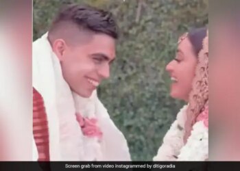 Groom Touches Bride Feet During Wedding Ceremony Pandit Ji Got Angry Then Said This To The Girl Watch Video
