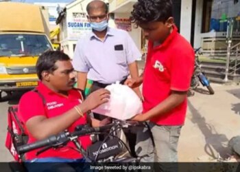 Countrys First Wheelchair Food Delivery Boy Ganesh, Who Did Not Compromise With The Situation – देश के पहले व्हीलचेयर फूड डिलीवरी ब्वॉय गणेश, जिन्होंने नहीं किया हालात से समझौता