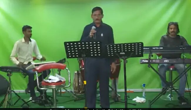 Man Singing Yeh Dosti Hum Nahi Todenge In Disembodied Voice Will Make You Laugh People Gave Funny Reactions See Viral Video – ये दोस्ती हम नहीं तोड़ेंगे…शख्स ने ऐसे गाया, सुनकर लोगों ने कहा