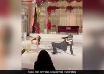 Father Tremendous Dance Moves On Nora Fatehi Song O Saki Saki At Daughter Wedding Internet Surprised To See Viral Video