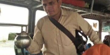Bus Conductor From Haryana Roadways Offers Water To Passengers When They Board The Bus Story Goes Viral – हरियाणा रोडवेज के बस कंडक्टर की इस आदत पर फिदा हुए लोग, 12 साल से कर रहा है ये काम, लोग बोले