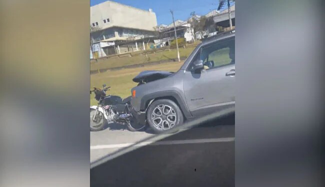 Never Seen Before Hit And Run Case Car Hit The Bike Got Stuck Kept On Dragging Motorcycle Still Attached To Hood Shocking Video