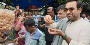 Kaalin Bhaiya Pankaj Tripathi Enjoying Golgappa In Kolkata, Photos Went Viral On Social Media